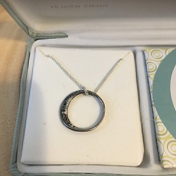 Circle of  Love Necklace for Mom | New in Box - Picture 5 of 6